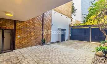 Imagem 4: Sobrado para venda tem 240 metros quadrados com 2 quartos em Menino Deus - Porto Alegre