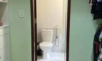 Imagem 5: Vende-se casa em condomínio com 2/4 e 1 suíte master com closet mobiliado