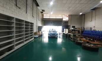 Imagem 2: Ponto comercial com 359,80 m², galpão livre e versátil, ideal para diferentes tipos de neg