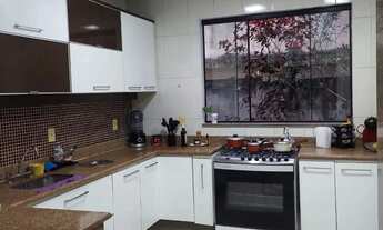 Imagem 4: Imóvel para aluguel possui 229 metros quadrados com 4 quartos em Pitangueiras - Rio de Jan