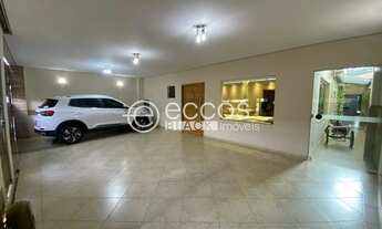 Imagem 2: Casa à venda, 3 quartos, 3 suítes, 3 vagas, GOIÁS - ARAGUARI/MG