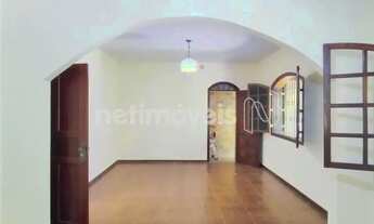 Imagem 3: Excelente Casa de Dois Andares à Venda no Bairro Sagrada Família - Belo Horizonte/MG