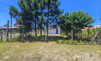 Imagem 3: De barbada e em terreno amplo de esquina