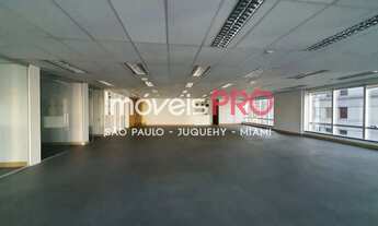 Imagem: Conjunto comercial com 330m² e 10 vagas