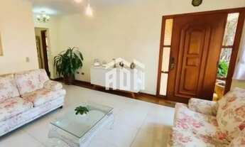 Imagem 3: Elegância e Conforto no Alpha 9 Casa com 4 Suítes, Piscina e Espaço Gourmet