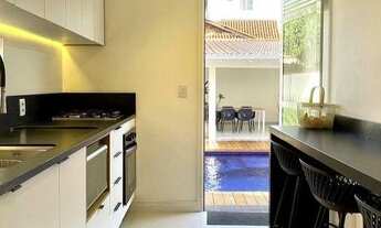 Imagem 7: Casa térrea moderna a dois minutos da praia de Jurerê, Florianópolis