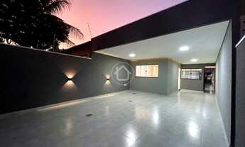 Imagem: CASA 3 DORMS. COM PISCINA