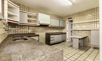 Imagem 7: Apartamento para venda possui 225 metros quadrados com 4 quartos em Casa Forte - Recife