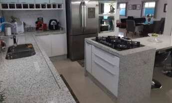 Imagem 3: Lindo sobrado de condomínio para venda possui 267 m² com 3 suítes, piscina, no condomínio