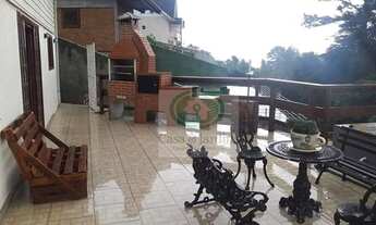 Imagem 5: Linda Casa em Campos do Jordão, no Bairro Alto do Capivari, 410 m² de área útil