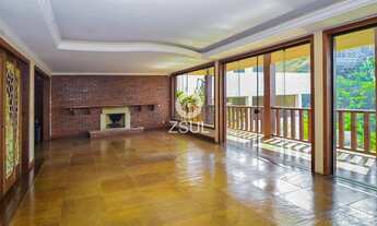 Imagem 2: Casa no condomínio a venda, 525 m2 com 4 amplos quartos