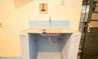 Imagem 2: Condomínio com 19 casas construídas, 2 salões comerciais e 2 vagas à venda, 165 m² por R