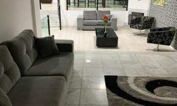 Imagem 2: Casa de condomínio para aluguel e venda possui 420 metros quadrados com 4 quartos