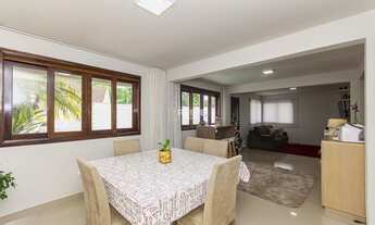 Imagem 6: Excelente casa com 228m² bem distribuída, semimobiliada, de alto padrão construtivo, com q