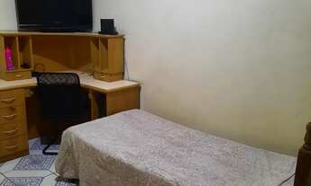 Imagem 3: Quarto mobiliado individual