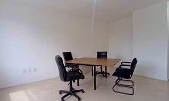 Imagem 4: Amplo conjunto comercial com 3 ambientes, de frente para Av Assis Brasil