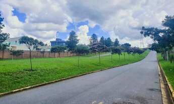 Imagem 4: Lote no Condomínio Alphaville Lagoa dos Ingleses, com área de 715 m2, excelente t