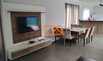 Imagem 5: Casa em conceito aberto com jacuzzi