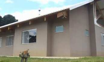 Imagem: Linda Casa com Terreno Espaçoso