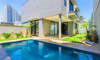 Imagem: Casa em condomínio fechado em Moema para