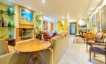 Imagem 5: Casa espaçosa e elegante com 4 dormitórios, 3 suítes e 2 vagas no Jardim Europa