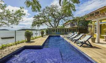 Imagem: Casa independente pé na Areia de Manguinhos