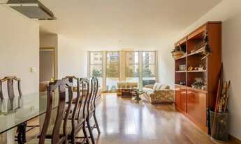 Imagem: Apartamento conservado, com 2 dormitórios