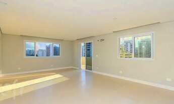 Imagem: Apartamento com 204m² de área útil, sala