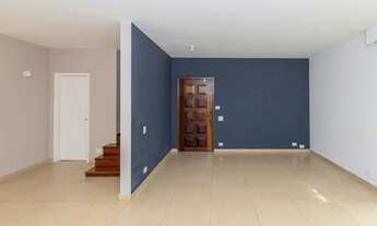 Imagem 2: Casa para venda possui 225 metros quadrados com 3 quartos em Vila Cordeiro - São Paulo - S