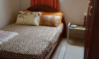 Imagem 3: Quarto em apartamento na Jatiúca para mulher