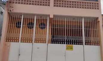 Imagem: Casa com 2 quartos, sala, cozinha, banheiro