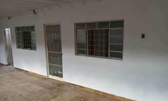 Imagem: CASA SETOR UNIÃO COM 3 QUARTOS SENDO 1