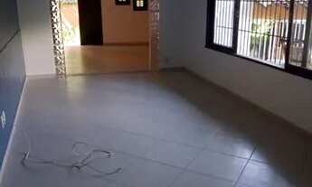 Imagem 4: CASA - PENDOTIBA - 3 salas, 2 varandas, 4 quartos sendo 1 suíte, DCE, piscina, churrasquei