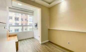 Imagem 3: Apartamento de 2 quartos com sacada e churrasqueira com 1 vaga Porto Alegre