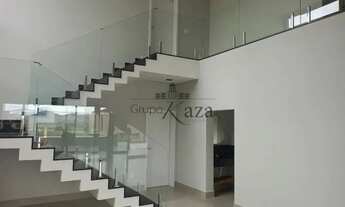 Imagem 3: Sobrado para aluguel possui 458 metros quadrados com 5 quartos