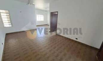 Imagem 6: Casa térrea com edícula em região Central de Caraguatatuba