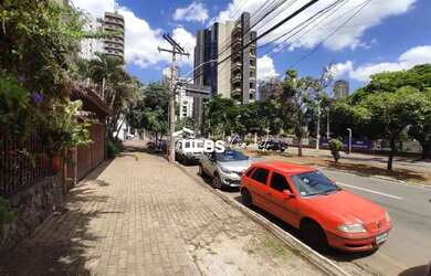 Imagem 3: Imerso no coração do Setor Marista, reside uma oportunidade incrível - Residência na Av. 1