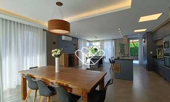 Imagem 6: Casa com 5 Dormitórios, Suítes e Piscina: O Lar Perfeito para Sua Família!