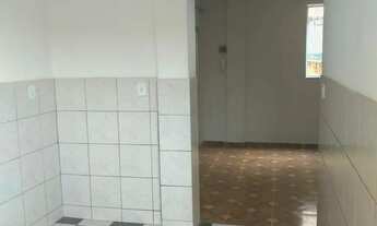 Imagem 2: Alugo casa em Bonsucesso Rua Tangará 445