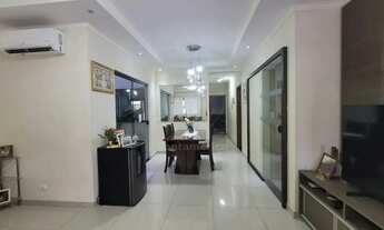 Imagem 6: Casa à venda na Região Norte de Londrina com 3 quartos sendo 1 suíte e cozinha planejada