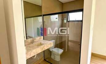 Imagem 5: Casa térrea no Portal do Sol Green, lotes da COroa, 4 suítes amplas, projeto diferenciado