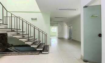 Imagem 7: Imóvel para aluguel e venda possui 360 metros quadrados com 8 quartos