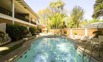 Imagem 5: Linda mansão com 1312 mts , Jardim, piscina, churrasqueira, salão de jogos, bar