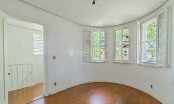 Imagem 4: Casa para venda possui 225 m² com 3 quartos em Ipanema - Porto Alegre - RS