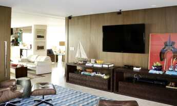 Imagem 7: 4 Suítes - 2 Closets - 371 m² - Varanda - Armários Ornare - 8 vagas de Garagem