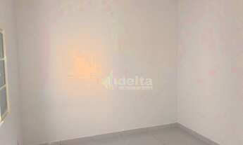 Imagem 4: Casa com 3 dormitórios para alugar, 230 m² por R$ 3.100,00/mês - Umuarama - Uberlândia/MG