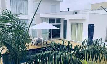 Imagem 3: Casa de condomínio sobrado para venda tem 330 metros quadrados com 4 quartos