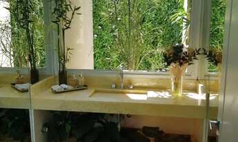 Imagem 3: Casa de condomínio para venda possui 1350 metros com 4 suites