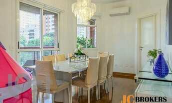 Imagem 5: Apartamento com 300 m² de área útil, 4 Dormitórios sendo 4 suítes