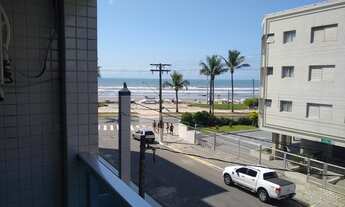 Imagem: Apartamento com sacada e vista para o mar